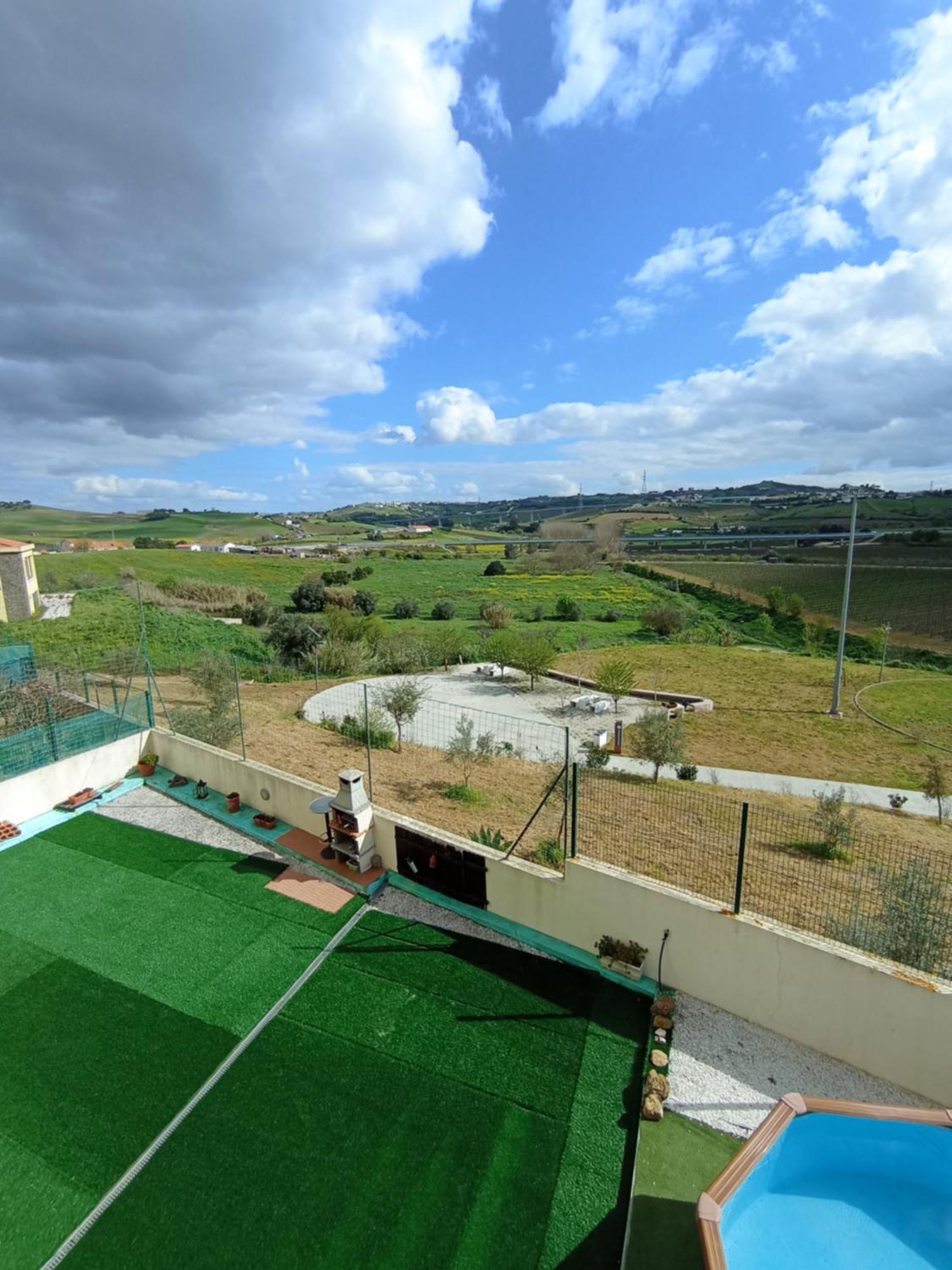 Sossego E Tranquilidade-Valley Guest House-Perto De Lisboa-Estacionamento A Porta Do Alojamento Arruda dos Vinhos Ngoại thất bức ảnh